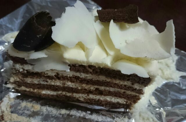 ブラック＆ホワイトチョコレートケーキ