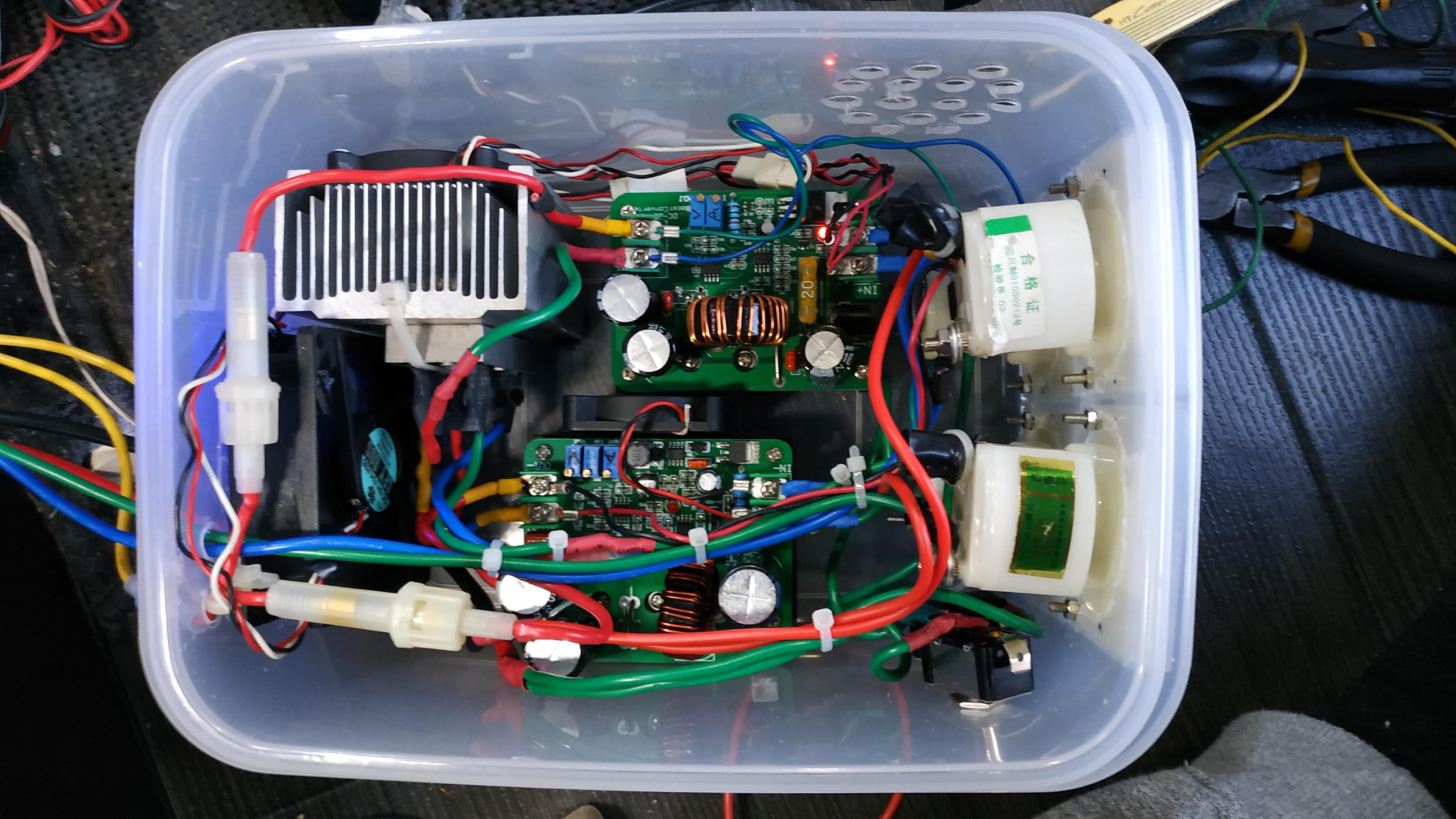 自作サブバッテリー充電器 第2弾 収納ケース交換 ハイエースからのアウディ 渓流釣りも楽しい 楽天ブログ