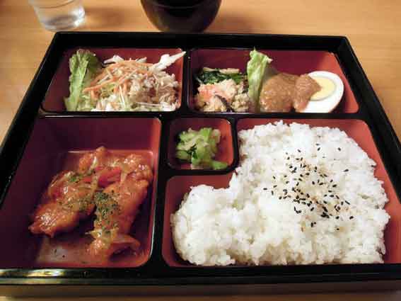 アメリカンステーションの「鶏唐揚げチリソース」-1♪
