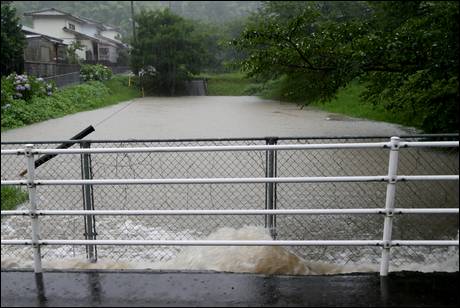 豪雨と池160622