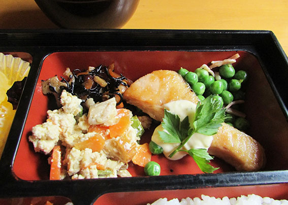 アメリカンステーションの「サーモンのムニエル」♪