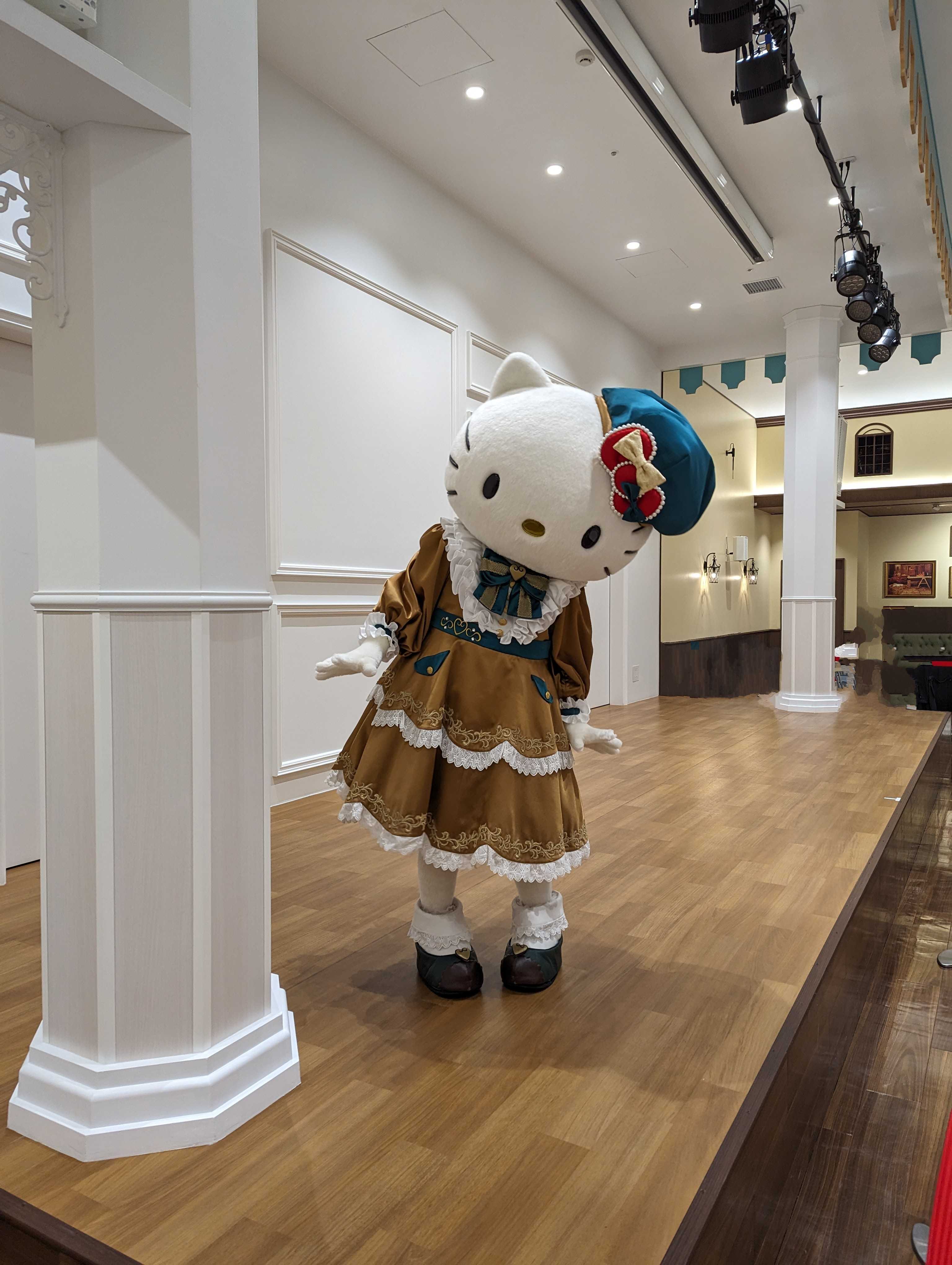 お1人様ビュッフェとキティちゃん 館のレストラン サンリオ