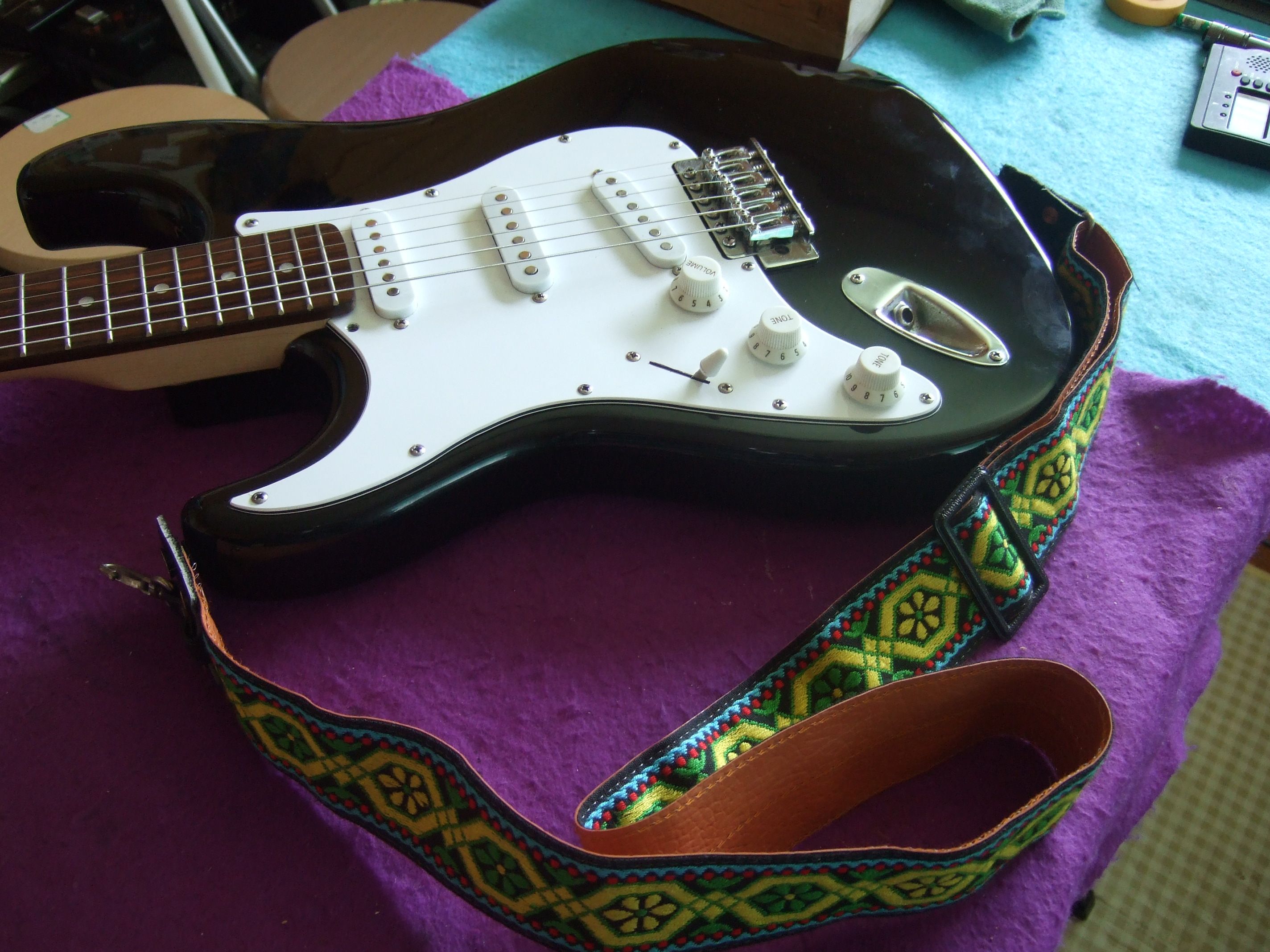 ◇StratoCaster レフティーを改造 | 青春のギターリペア K2ギター
