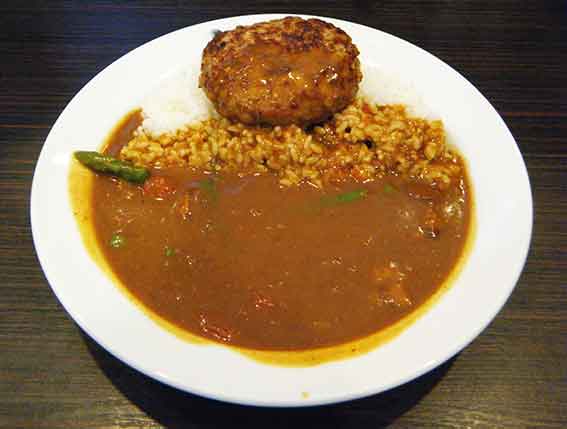 CoCo壱番屋の「チーズインハンバーグトマトアスパラカレー」♪