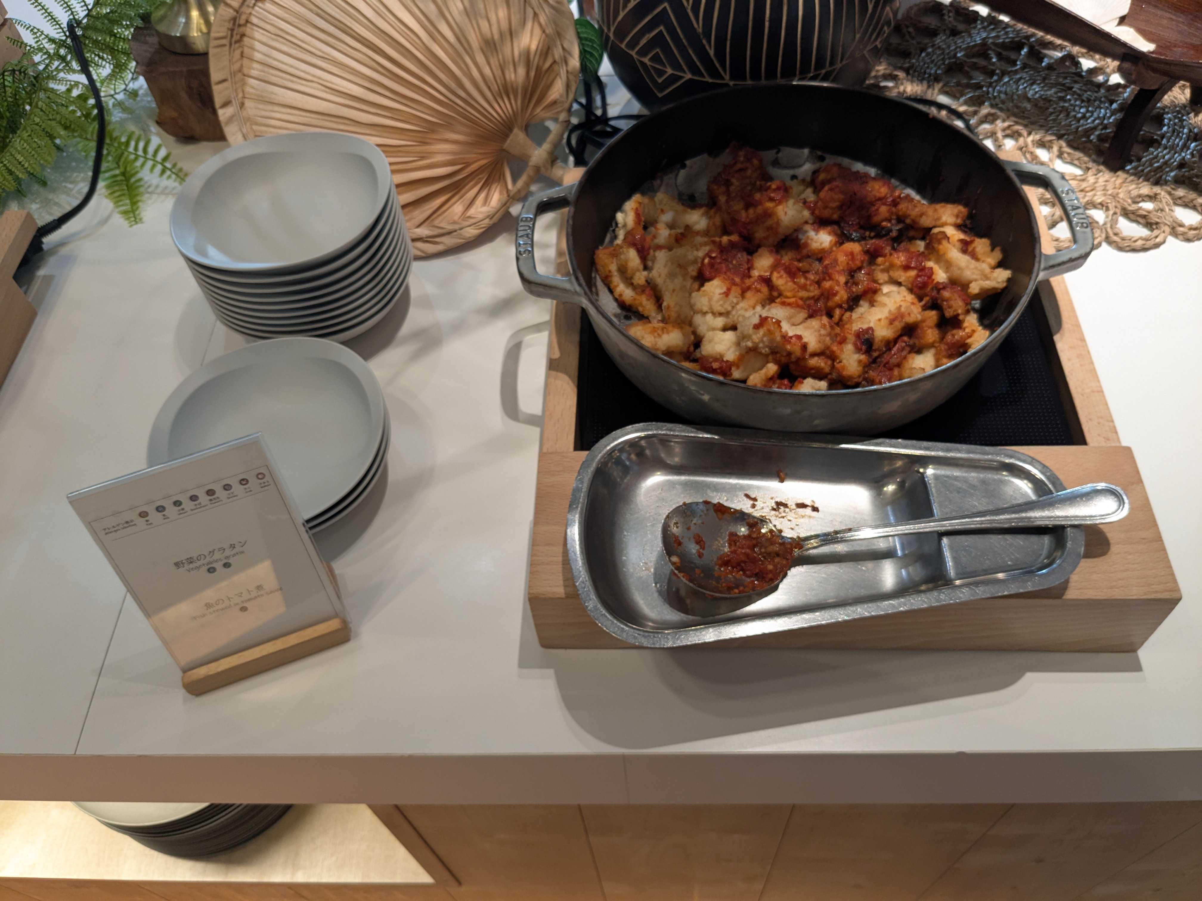 西表島ホテル by 星野リゾート 夕食ビュッフェ　内容　メニュー　野菜のグラタン、魚のトマト煮