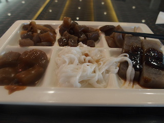 食べ放題トレイ.jpg