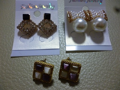 300円　ピアス.jpg