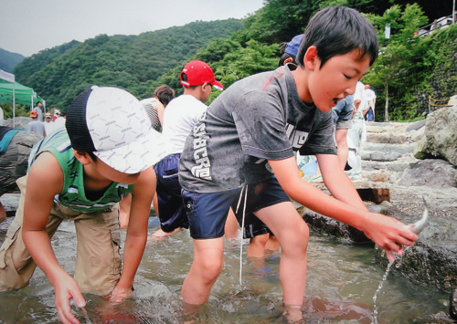 男の子つかみどり