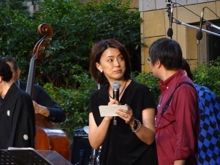 進藤晶子さんと握手ﾂｰｼｮｯﾄ 顔小さく美形 46 In 8th子供jazz Ilovecb セレンディピティを求めて 楽天ブログ