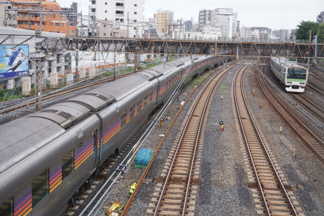 EF81 133 牽引 カシオペア紀行 札幌行き3