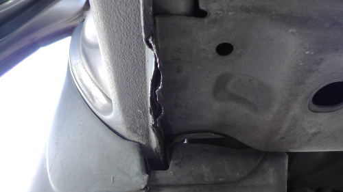 タウンエースノアの前輪側ジャッキアップポイント