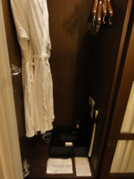 堂島ホテルクローゼット1