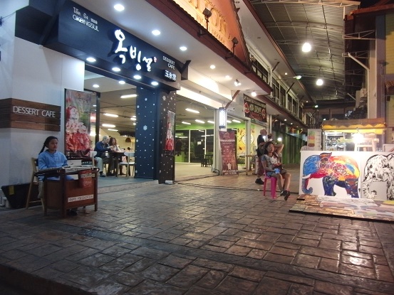 おお、でかい建物や～