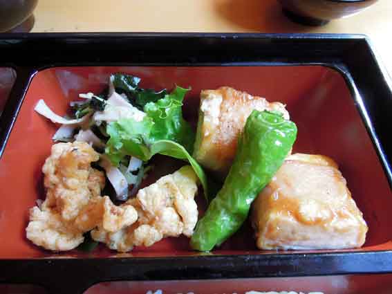 アメリカンステーションの「豆腐のベーコン巻ステーキ」♪