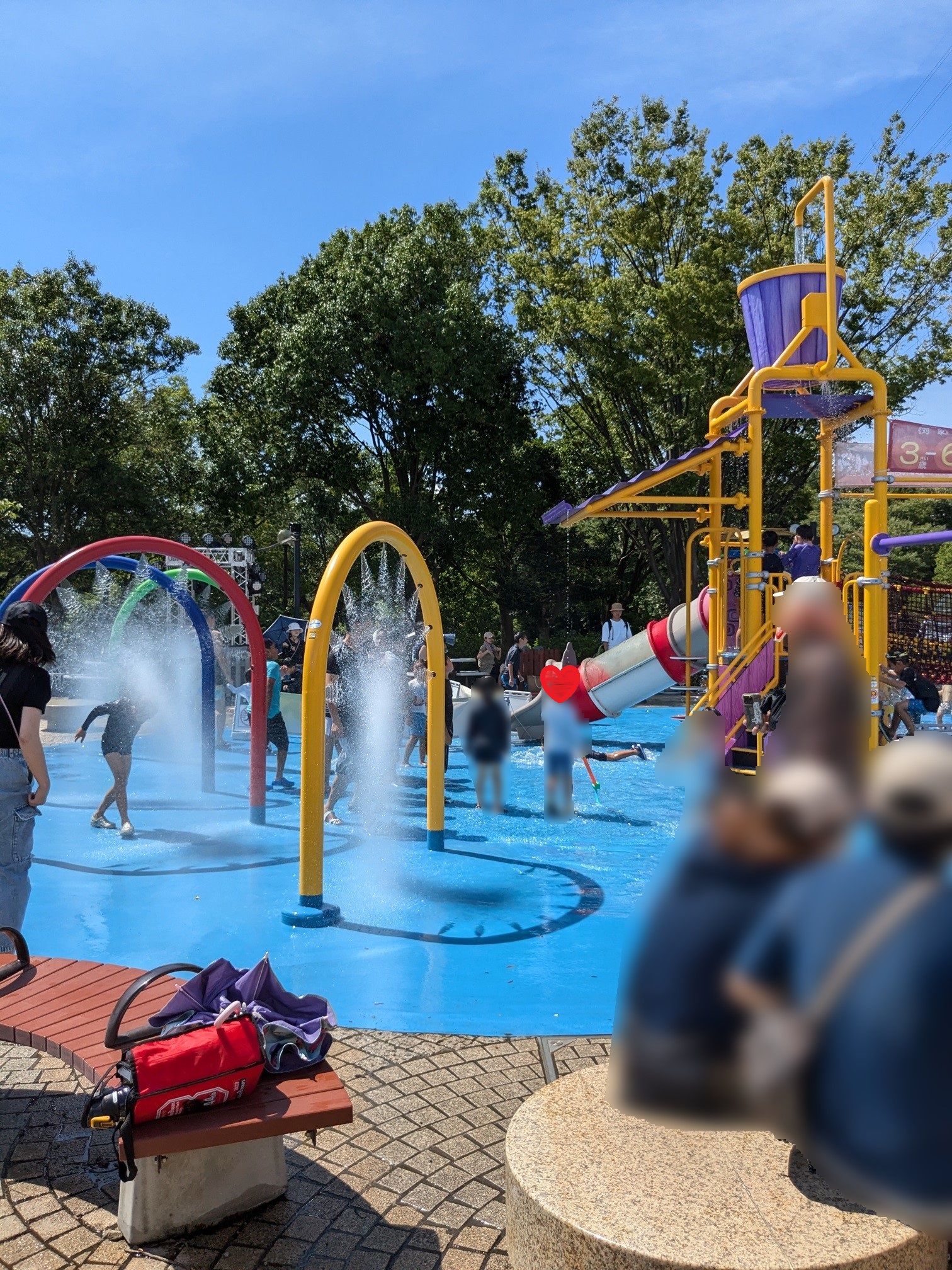 夏休みのオアシスパーク　わんぱくフィールドで水遊び