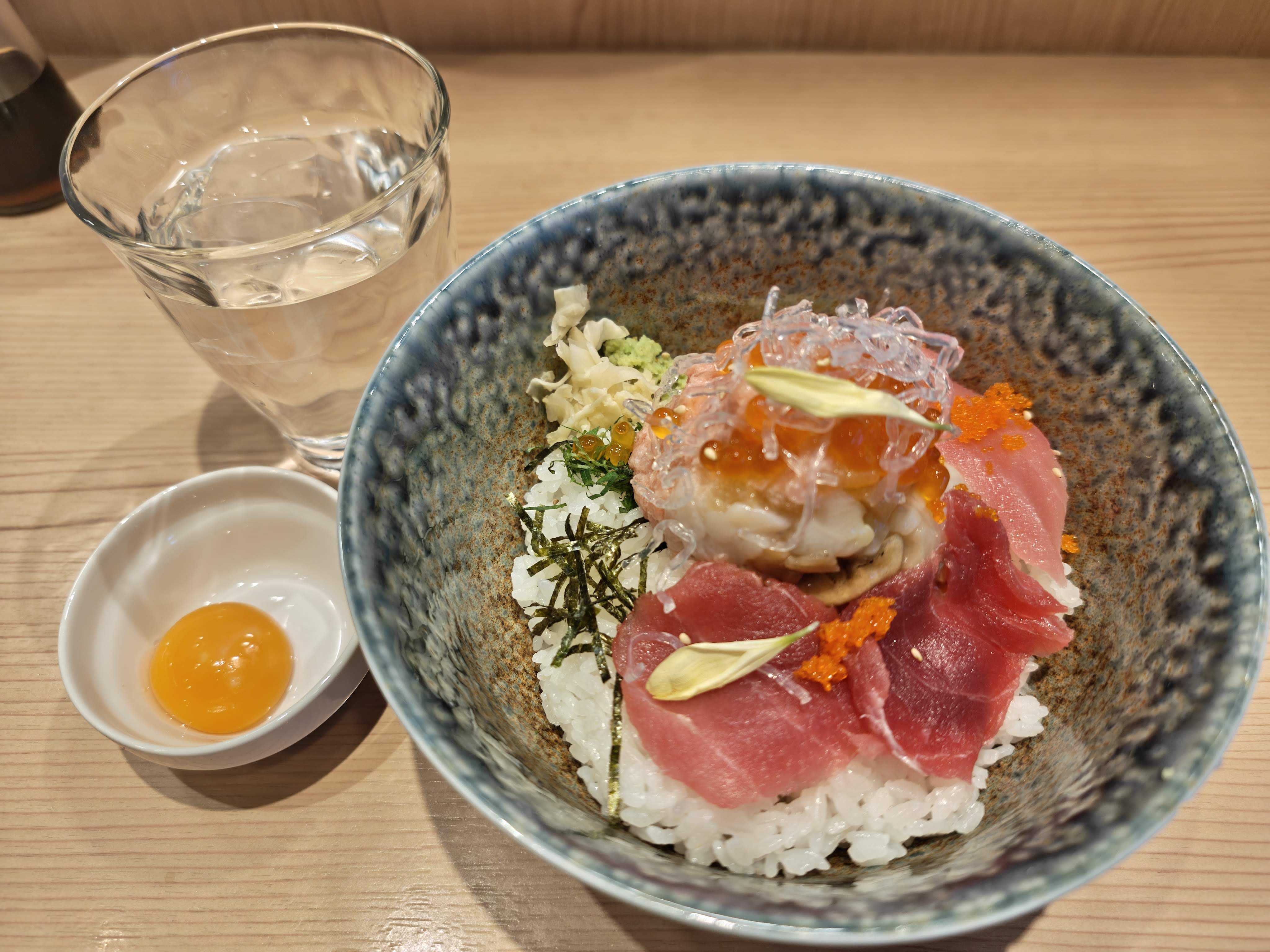 虎ノ門　築地 刺天　ひとりランチ　海鮮丼　蒼
