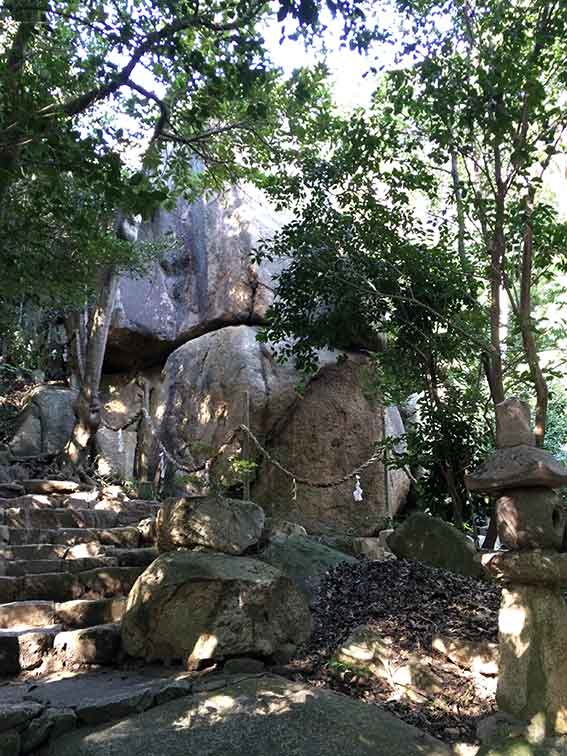 越木岩神社の磐座♪