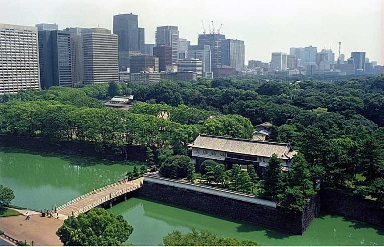 147=Kyocera 230AF（近代建築の文化遺産「竹橋パレスサイドビル