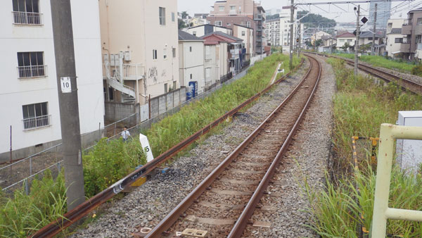 菊名駅ロングレール2.jpg