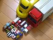 家のトミカ大集合