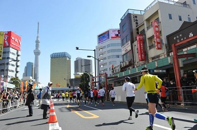 東京マラソン　浅草雷門前.JPG