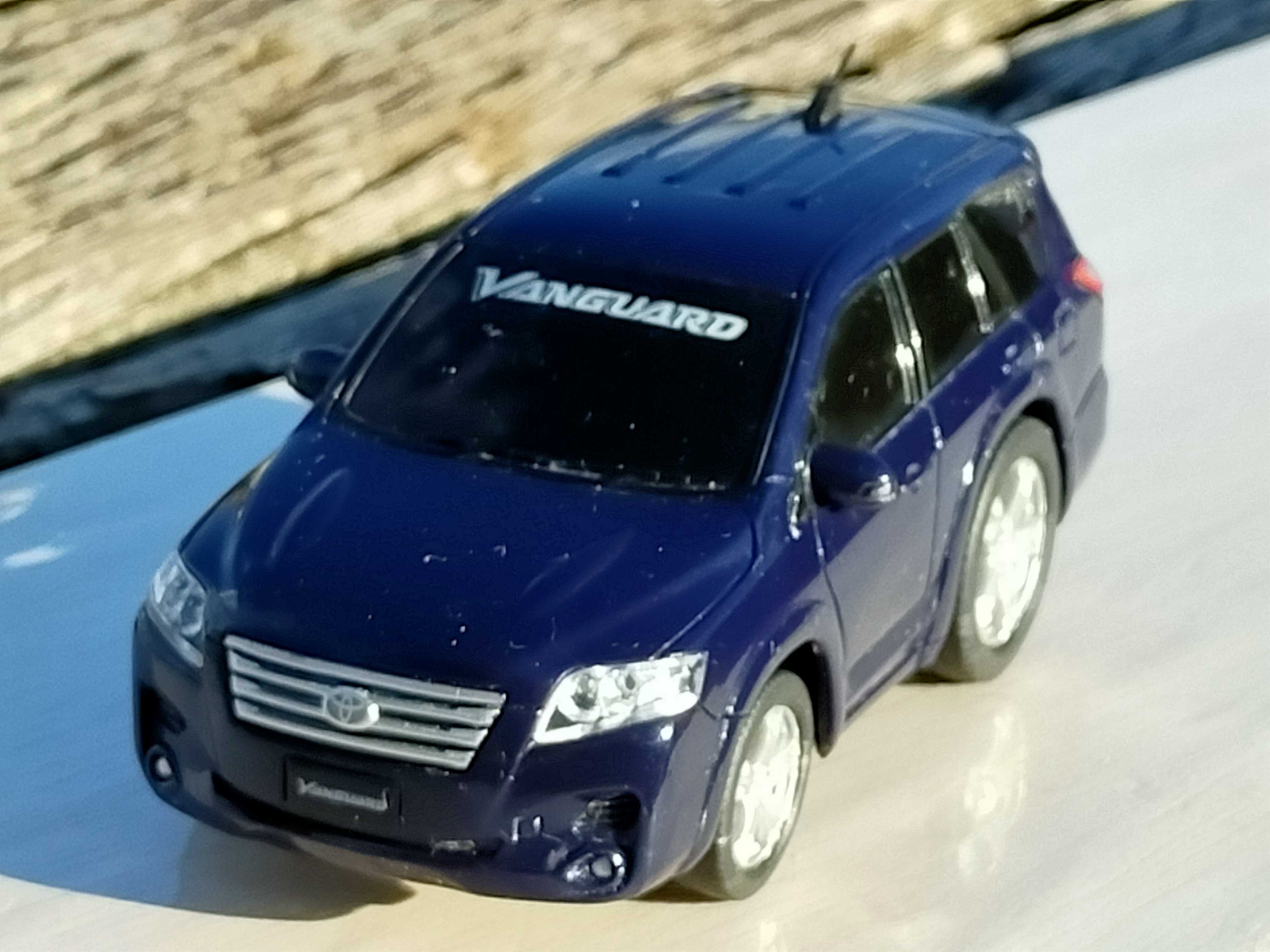 プルバックカー】トヨタ ヴァンガード ドライブタウン | 鉄道・自動車