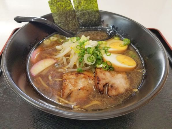 黒にんにくラーメン 麺食堂とまと 色眼鏡 S Blog 楽天ブログ