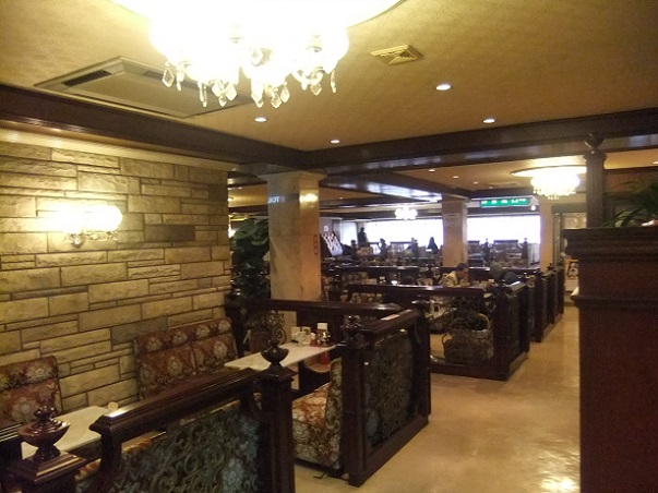 西新井栄町2丁目・喫茶シルビア西新井店の店内1