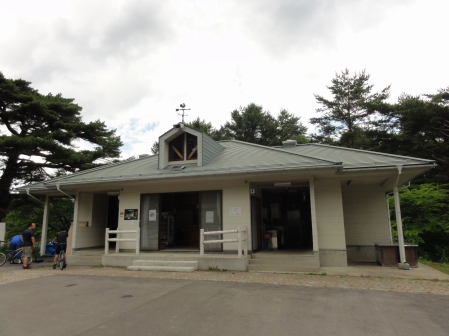 松原湖オートキャンプ場管理棟