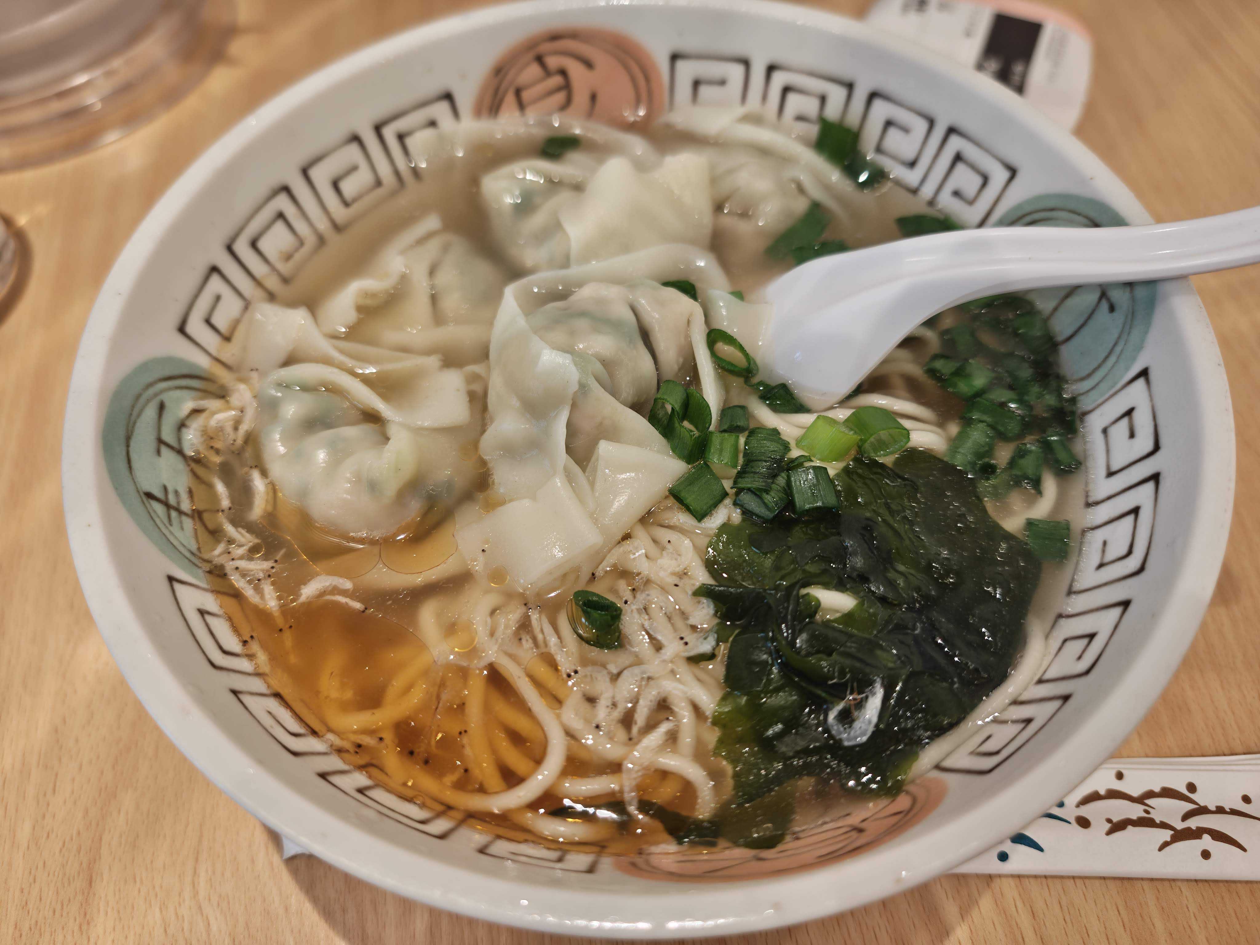 西新橋・虎ノ門　林の日 蘭州拉麺　一人ランチ　ワンタン麵