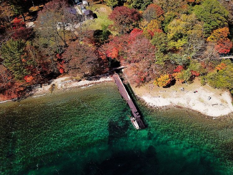 華厳渓谷から昇る日の出と湖上に出現する神秘的な光の道を鑑賞 花庵ブログ 花時間 Hana An Blog 楽天ブログ