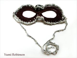 crochet masquerade mask grape1_R.JPG