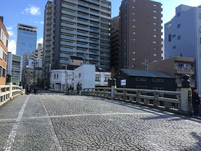 徳川 義直 が 名古屋 城内 に 建て た もの として 知 られる の は 次 の うち どれ か