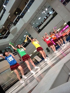 アップアップガールズ（仮）噴水広場にて.jpg