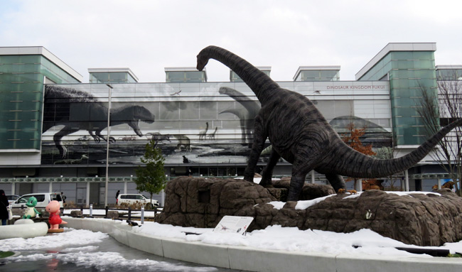 21 福井駅前DINOSAURS (1).JPG