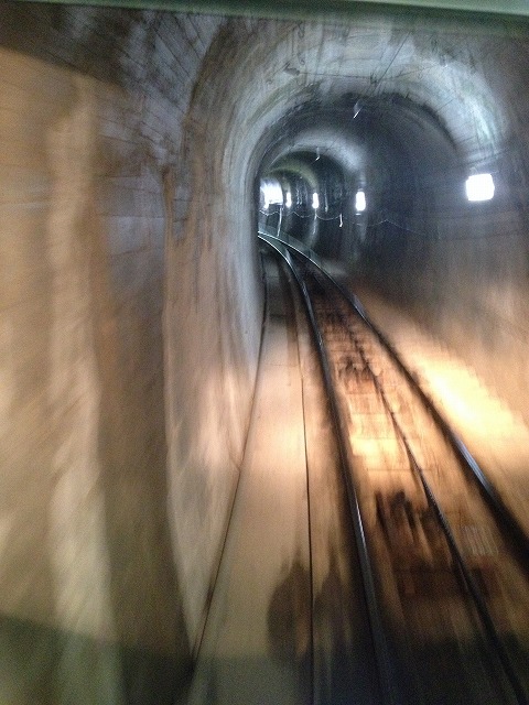 トンネル