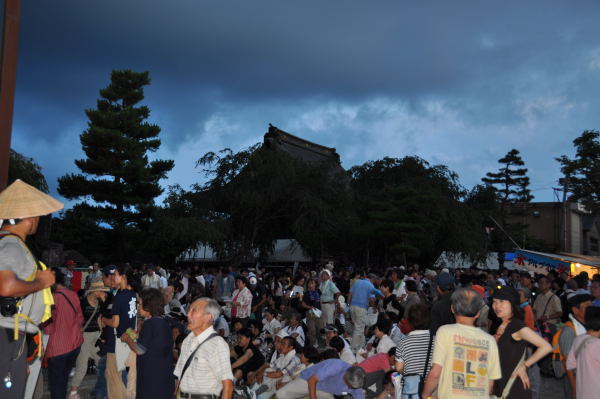 風の盆　聞名寺