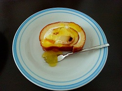 フルーツロールケーキ