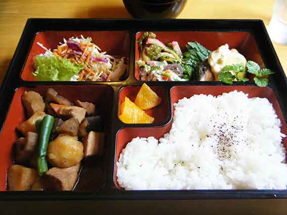 アメリカンステーションの「筑前煮」-1♪