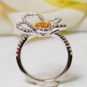 綺麗なダイヤモンド１００石で創る　花指輪　　３　　横濱元町エクセル宝飾