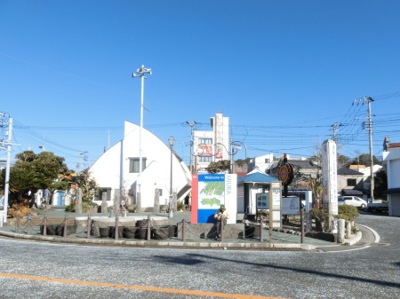 三浦七福神めぐり２０１４０１０６　ようやく三崎港に到着　二枚目にバス停を撮影