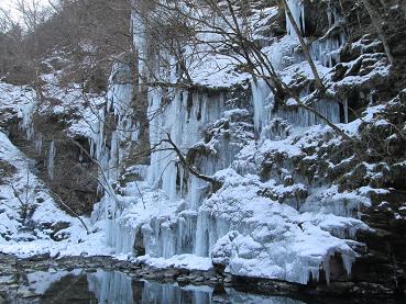 三十槌の氷柱