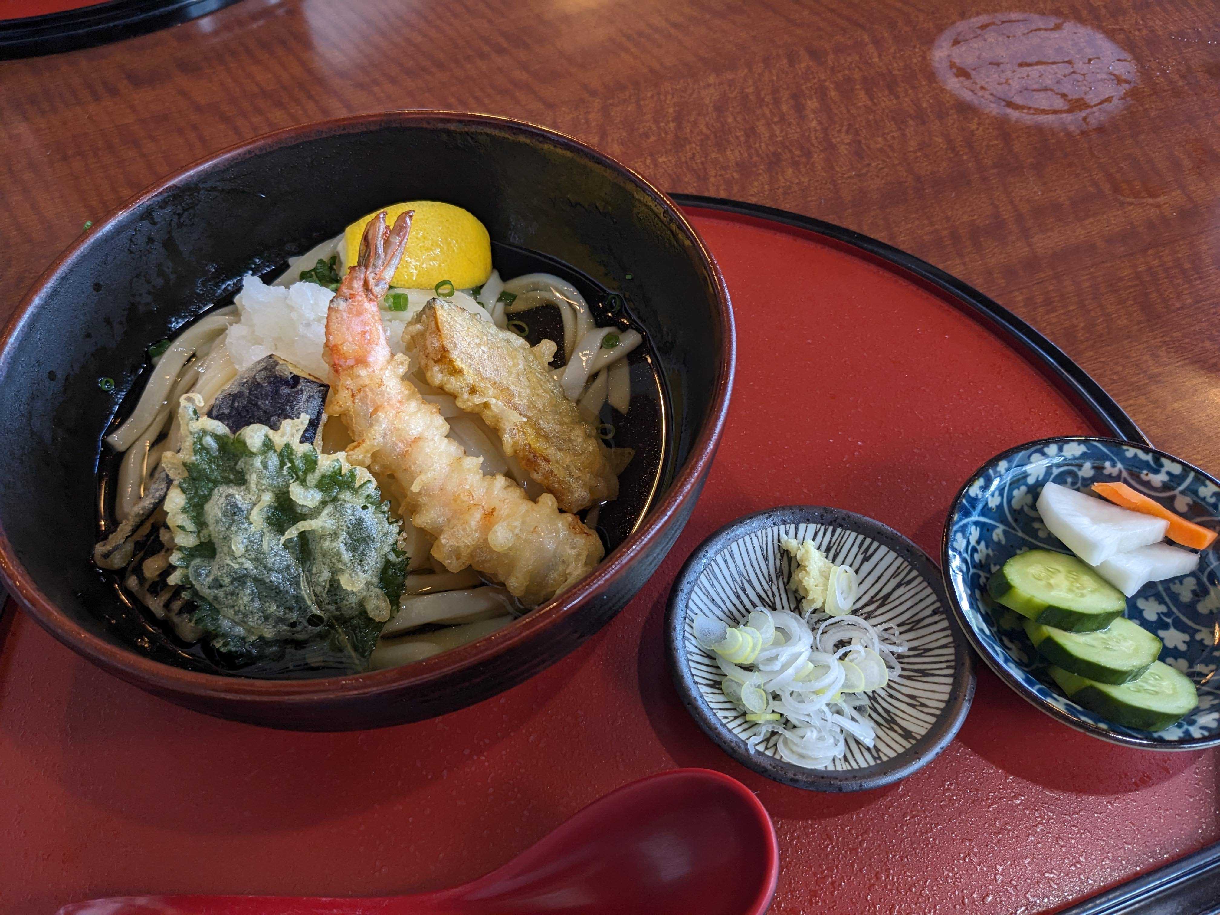 勝浦市手打ちうどん多吉　天ぷらぶっかけ