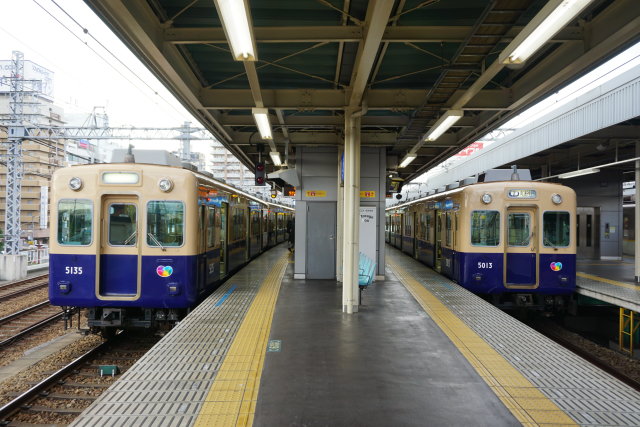 阪神電鉄 ウルトラマリンブルー