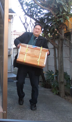 搬入