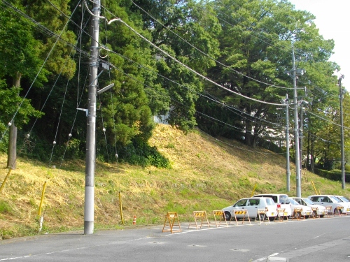 小山御殿跡土塁跡 (500x375).jpg