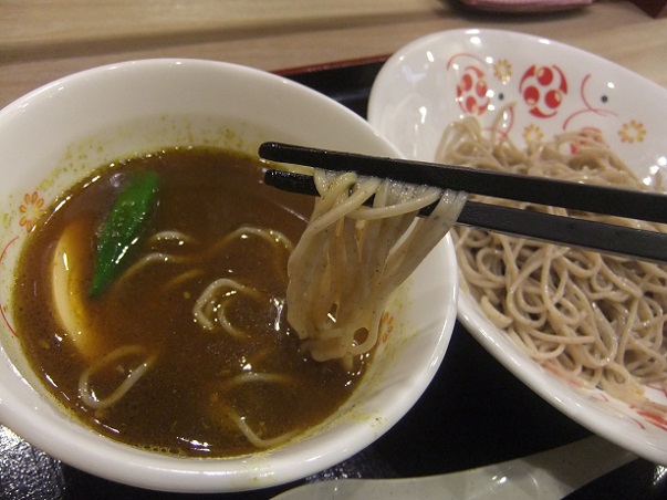 いろり庵きらく御徒町店のスープカレーつけ蕎麦２