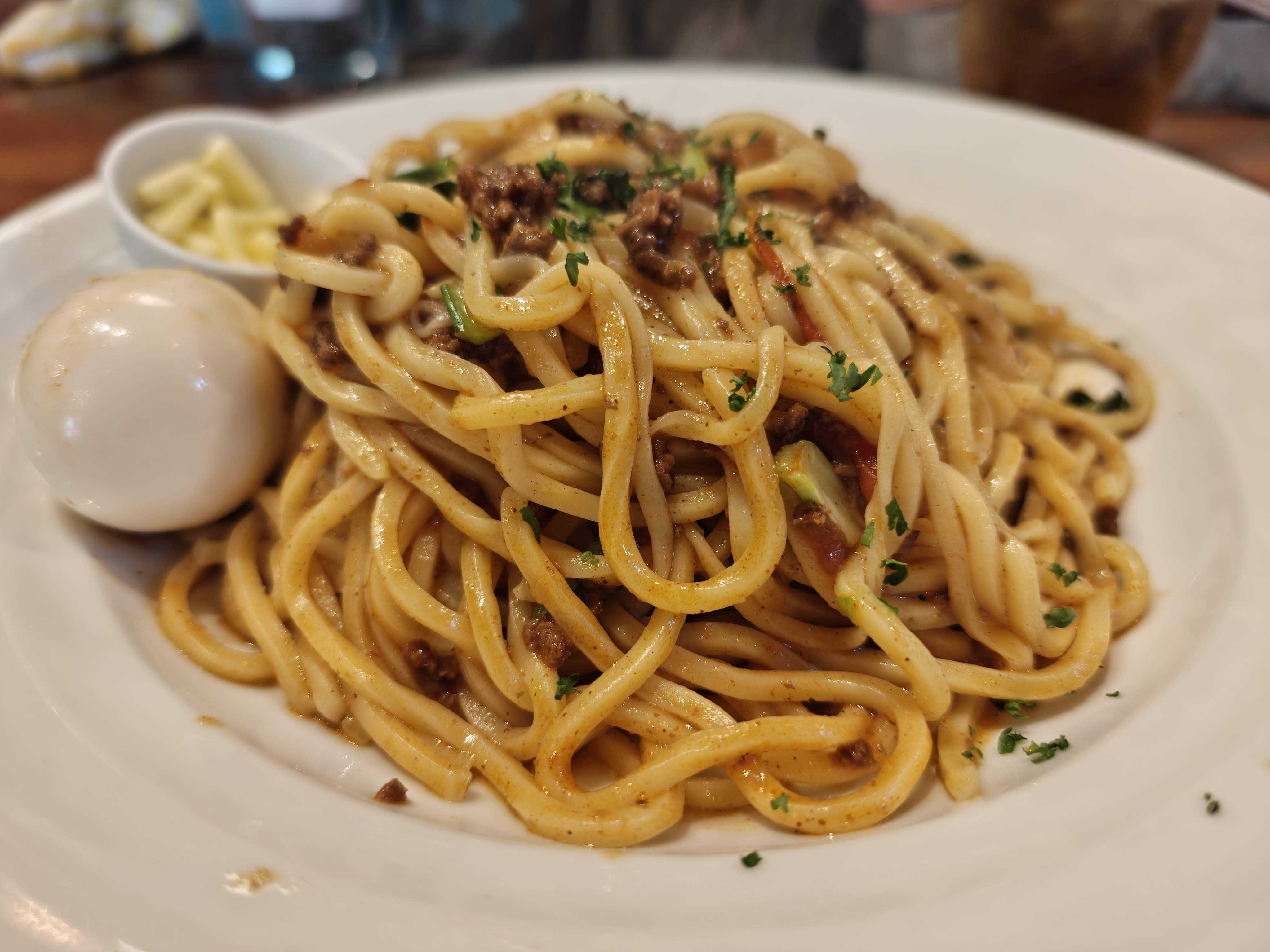 新橋・御成門　イシマツ食堂(IshiMatsu食堂)　一人ランチ　チリミートトマト　スパゲッティ
