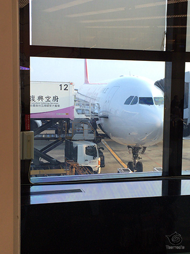 遅れて到着した機材