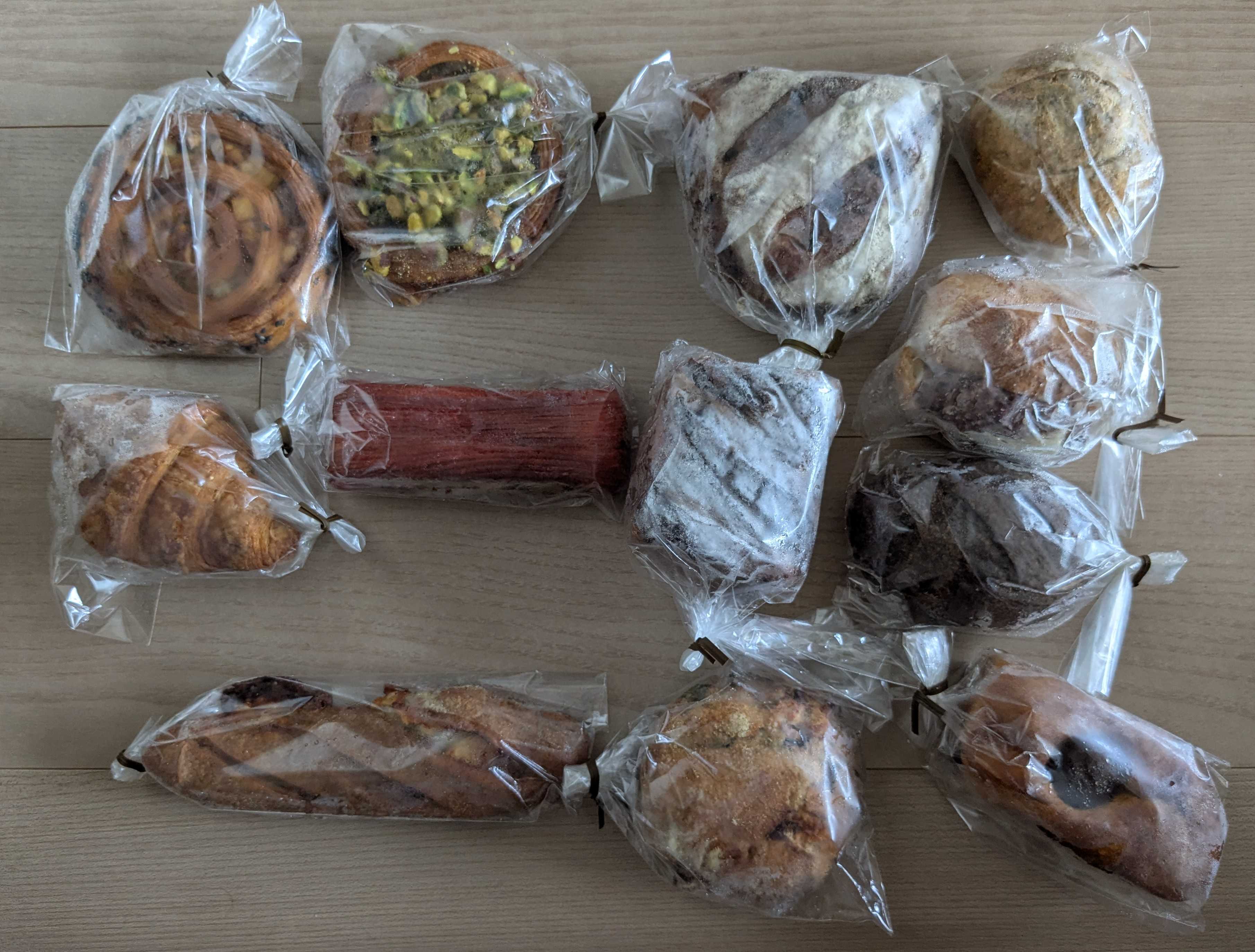東京スカイツリー駅パン屋　エスタージュ　通販【Boulangerie S.Igarashi2号店】発酵バターを使用したクロワッサンとes feuilletageおまかせパンセット